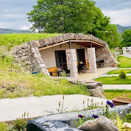 Hotel Hobbiton Near Vardzia Caves T'mogvi Exterior foto