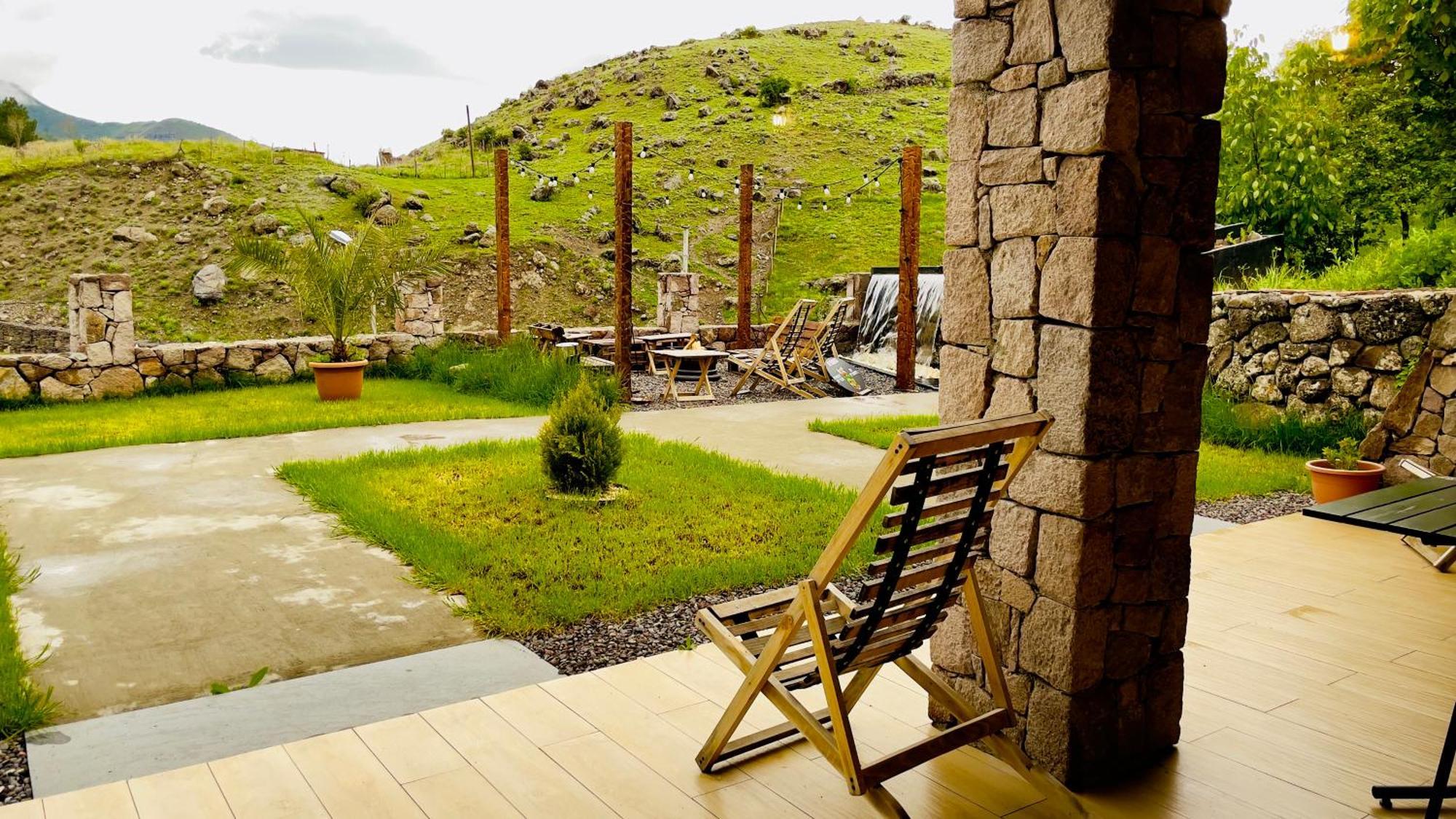 Hotel Hobbiton Near Vardzia Caves T'mogvi Exterior foto